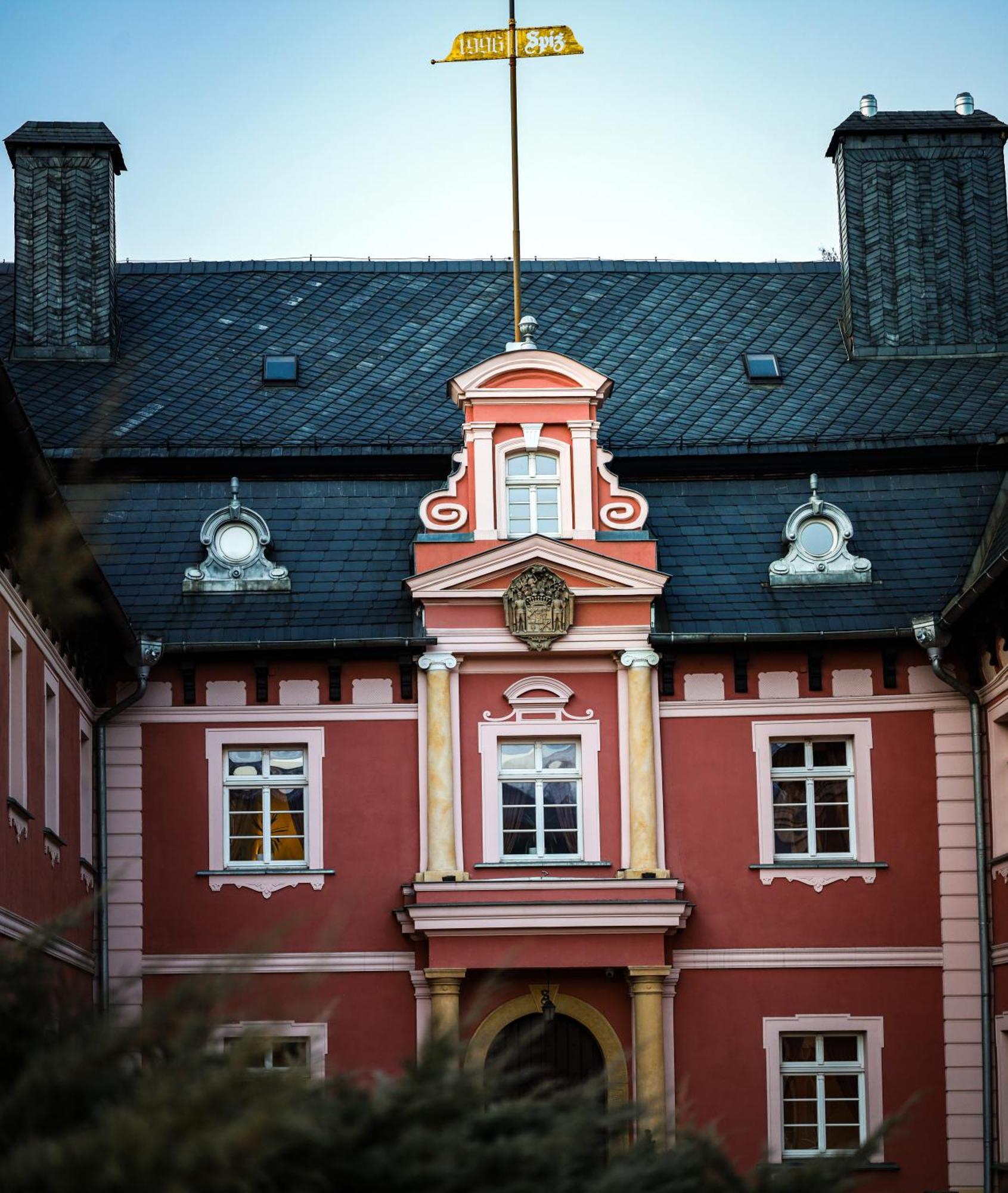 Palac Spiz Milkow Kolo Karpacza Exterior foto